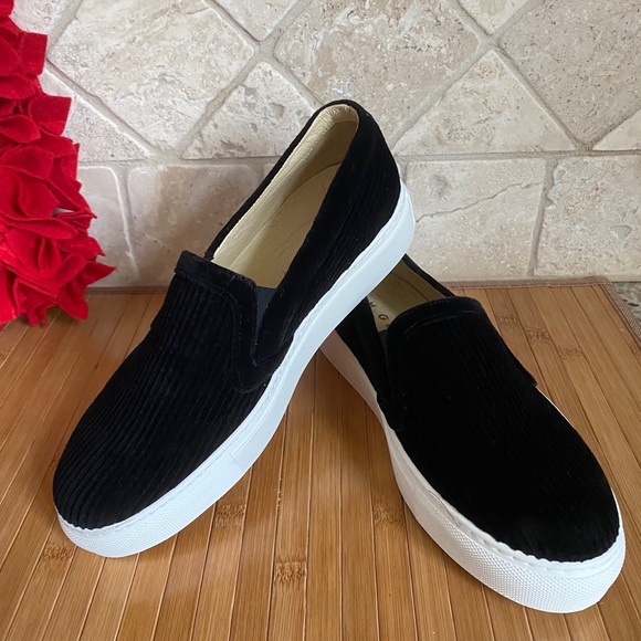 BEAUTIFUL NEW M.GEMI BLACK VELVET SLIP-ON SHOES (3) - Picture 7 of 16